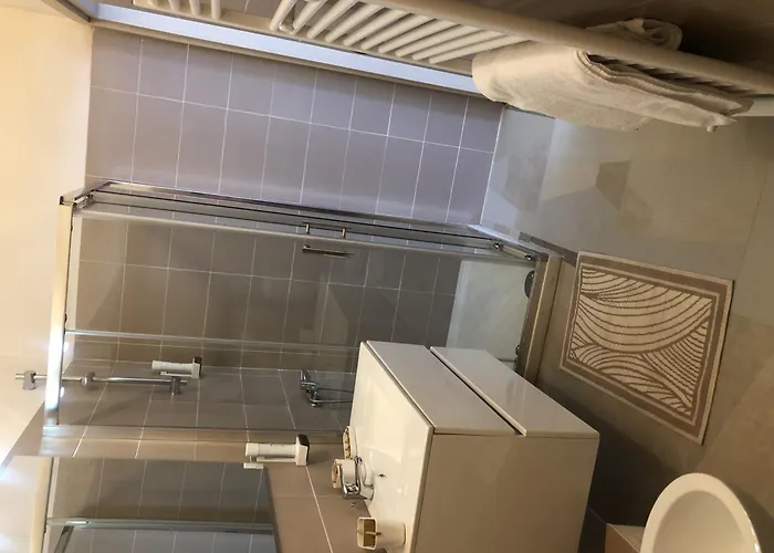 Oda ve Kahvaltı La Plaza Cavaglià